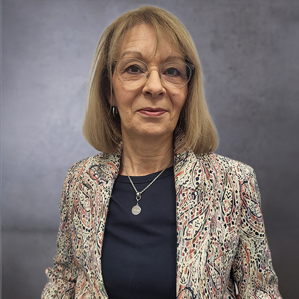 Portrait of Jessica Leite-Moura, commercial employee at STARTIME Services in Grünstadt.